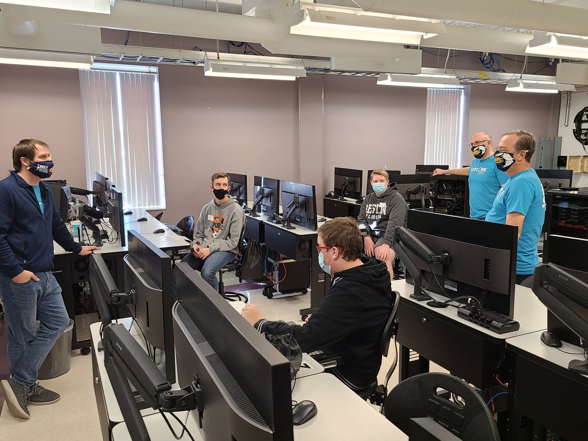 hudson_matt's tweet photo. Check out our Networking Program @OTCedu These careers are in high demand and pay very well. We're lucky to have such great equipment and instructors to train the next generation of IT professionals. #ExploreOTC https://t.co/D0Xq2ej3oy