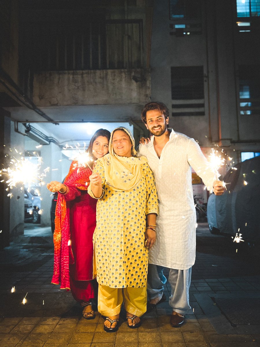 Shoaib_Ibrahim1's tweet photo. Happy diwali everyone lots of love to all ❤️ https://t.co/XfLWnjTJTC