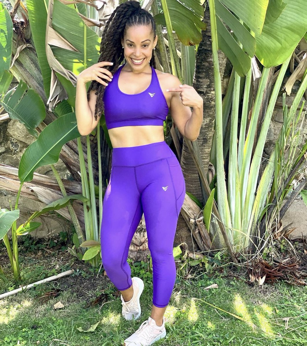 VCB_FIT's tweet photo. “The sweat, the time, the devotion, it pays off.” ✨💖

@iamkamilamcdonald wears #vcfit “You Can” set. 

Explore and shop our products at https://t.co/hejMND43VY. Link in the bio. ✨ https://t.co/ENAZQpXoNU