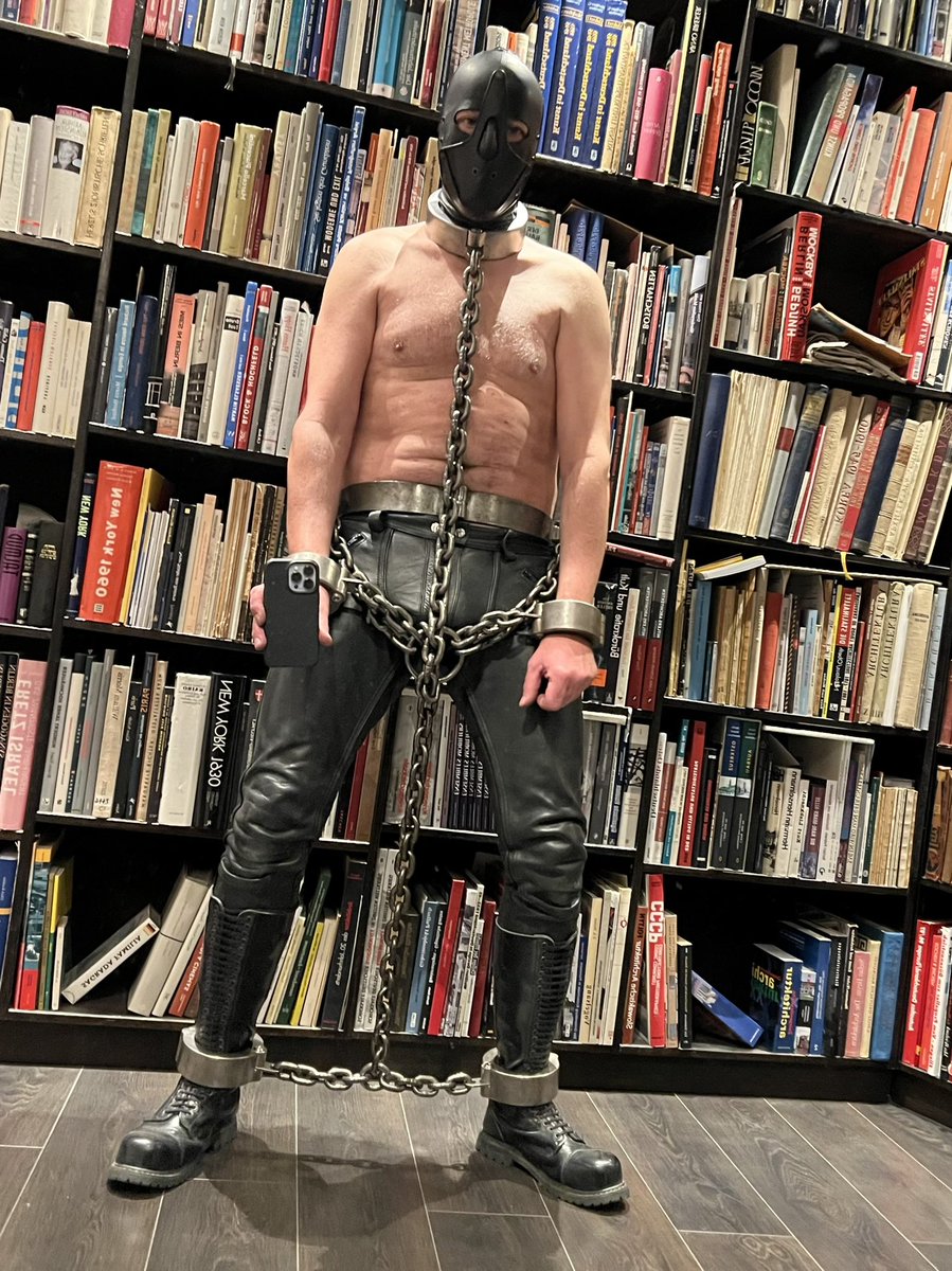 steelcollarbln's tweet photo. Outfit for tomorrow night. YES SIR !! ⛓🗝🔒 https://t.co/aq0x27trGG