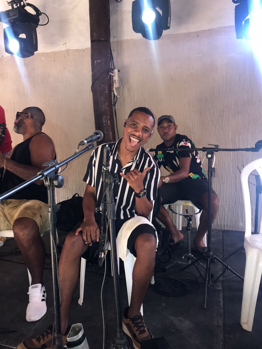 Marvimbryan's tweet photo. Tbt só porque estou muito tempo sem postar nada por aqui 😝🤙🎶
#GrupoAmanhecer🎶🎶🎶🏌🏾‍♂️ https://t.co/hubjrnGKu9