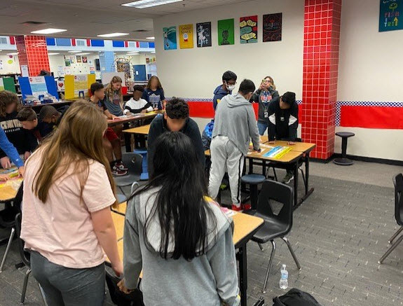 HistoryandTech's tweet photo. Trent 8th ILA took blended learning to a different level this week.  Students rotated to DIFFERENT teachers where they did a combo of hands-on &amp; digital learning.  Students loved getting a new perspective and voice. @kellyKRCcarter @MusoshaTrent @robinson_tms @Trent_Principal https://t.co/1tbIr3H92m