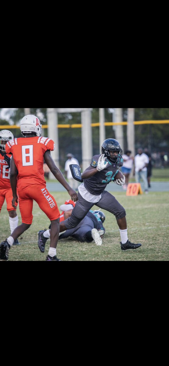MalachiPresley's tweet photo. 6’1   215 
290 Bench 
2.9 GPA 
D1 Qualifier 
MTI Prep Gainesville 
 @CoachMarshall  @CoachC_Foster @ChrisChambers84 @Coach_BSamuels 
@coachmikehayde @CoachWilk04 

Highschool Film 

https://t.co/EBnvscONgn https://t.co/hsAVBPIsS5