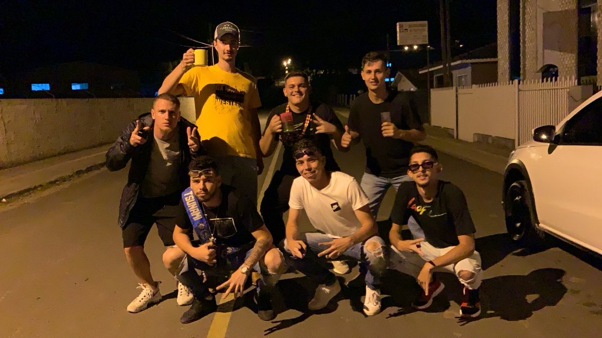 RobertS56500507's tweet photo. É os problemáticos 💥 https://t.co/K1aMdQJUQZ