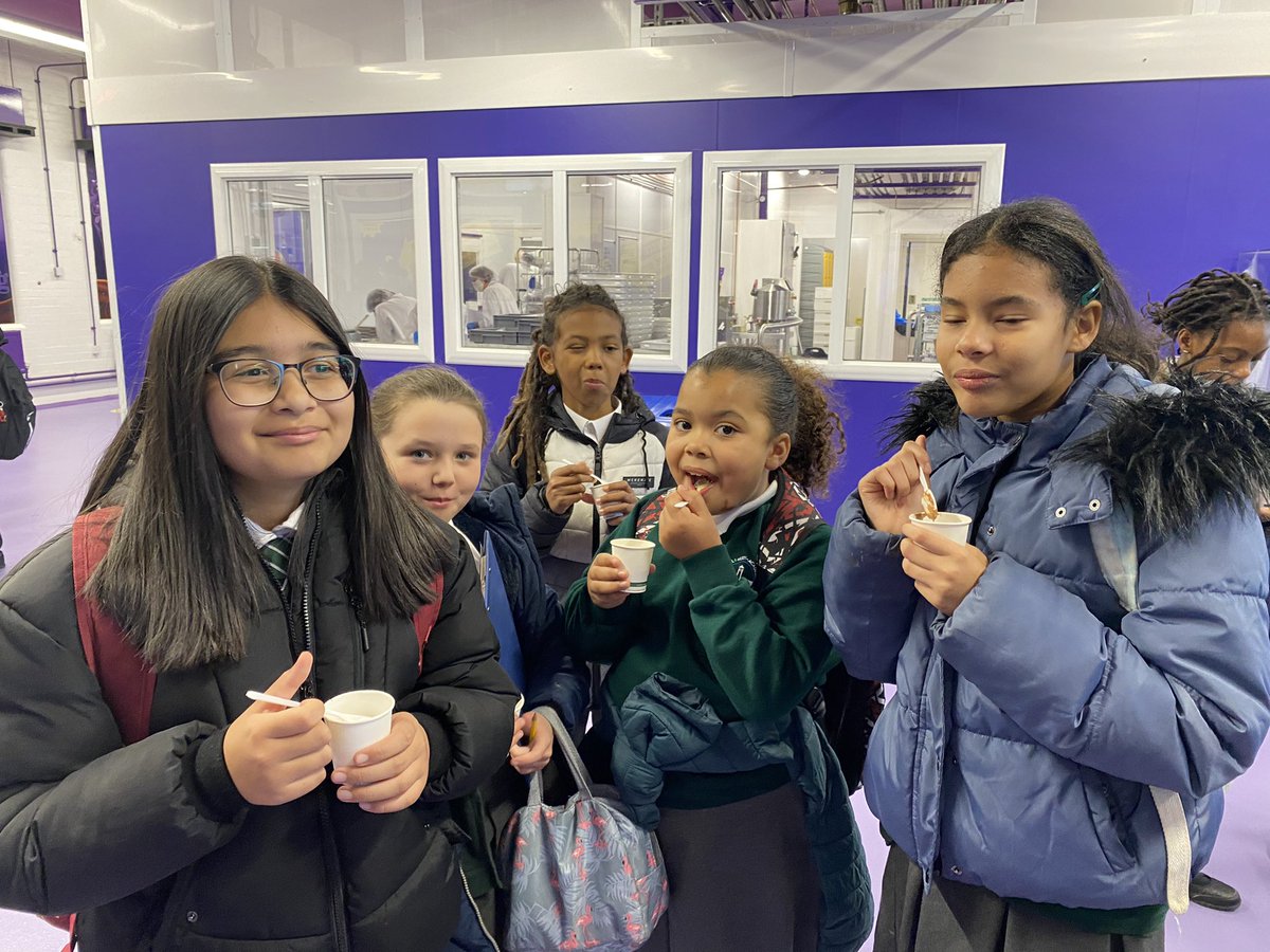 elstonhallsch's tweet photo. Year 6 are on their way home after a fantastic day at @CadburyWorld! Lots more photos will be on the website soon! #chocolatefun https://t.co/vtiqqK9N1S