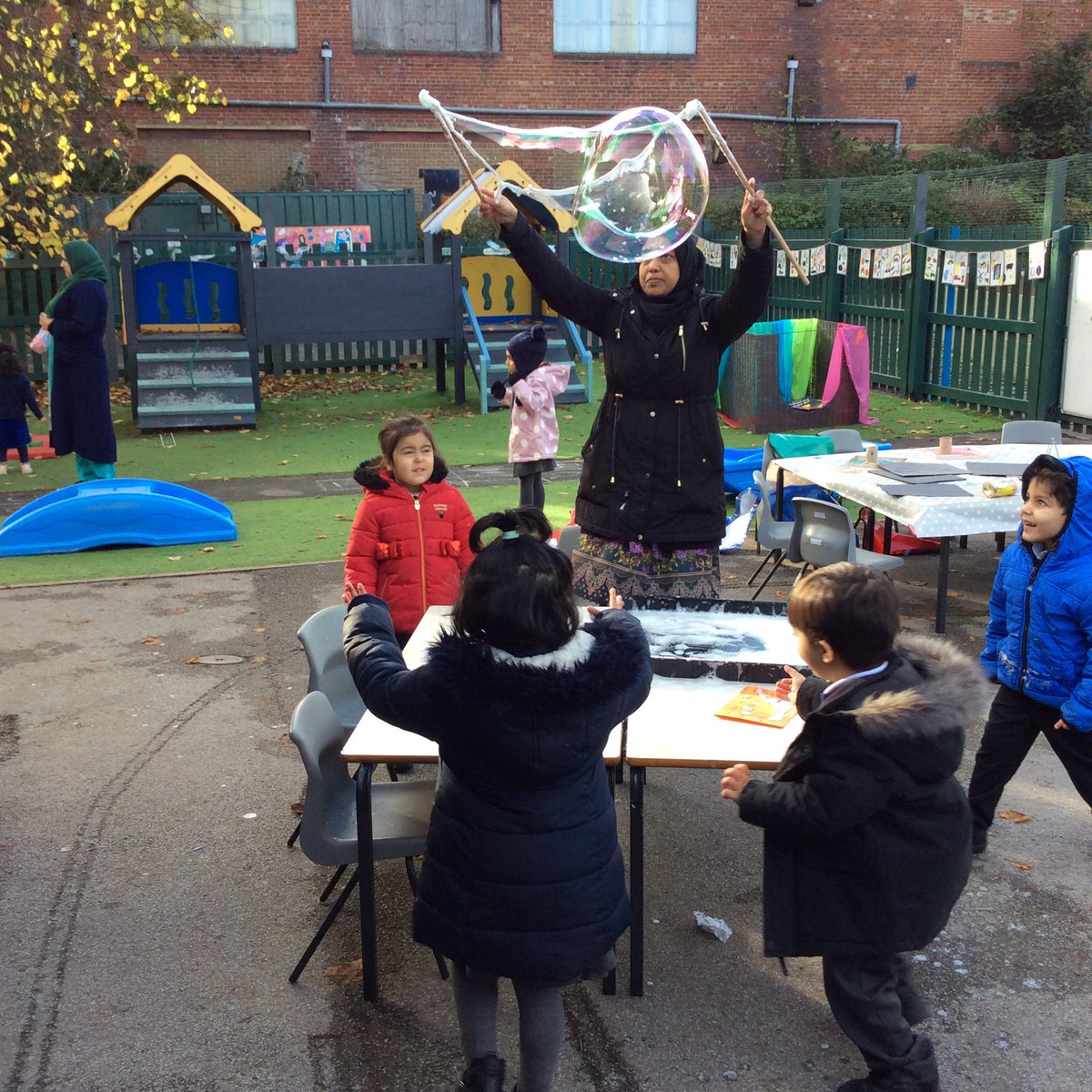 ECS_Keighley's tweet photo. This morning we had a fantastic turnout for our open day of our 50 things before your 5 launch. We had lots of fun activities set up. #@50TTDBradford #04makeyourmark #24hopskipjump #08bubbles https://t.co/0WSRAO1xyu