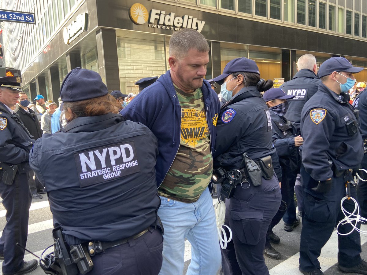 KalinaNewman's tweet photo. All six @MineWorkers who refused to leave the streets outside of BlackRock, the largest equity firm with a stake in @WarriorMetCoal where workers have been on strike for 8 months now, have been arrested by NYPD. #MinersAgainstBlackRock https://t.co/0KLTpCn6D7