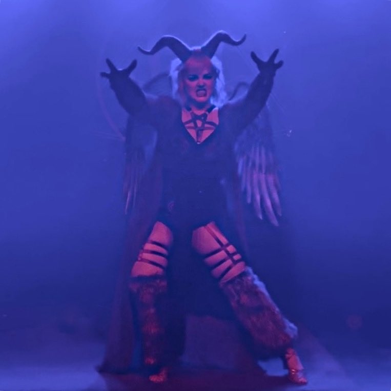 BunnyBuxom's tweet photo. October may be over, but the spooky season never ends when youโre Satanโs own spawn ๐ค๐ #foreverspooky #creepygirlsdoitbest #everydaysatan #nottodayjesus #babephomet #baphomet #hellinheels https://t.co/zIeUlO5EXn