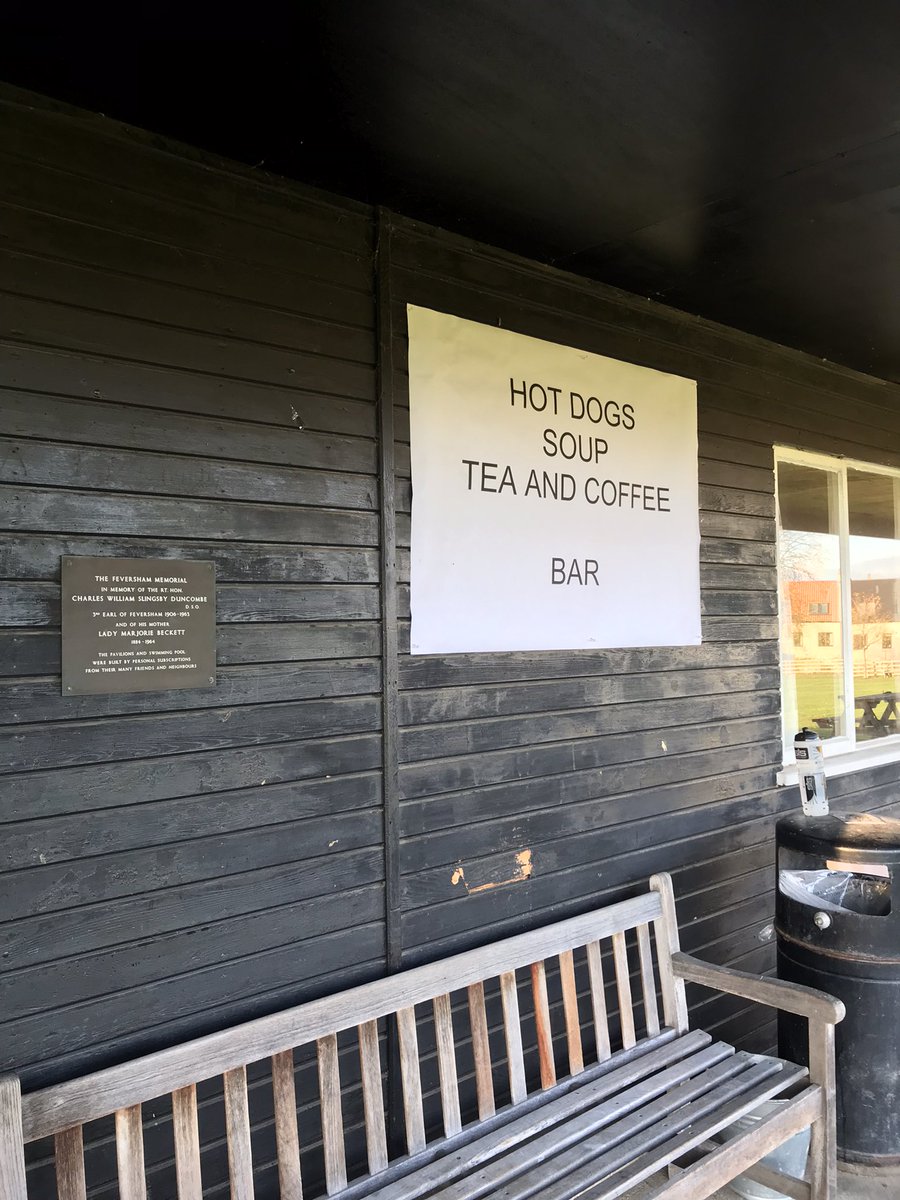 Helmsley10K's tweet photo. Gates open 5.45pm. Fireworks 6.45pm. Hot dogs as soon as you like! Now there’s an easy tea! #kidsinbed #beforeyouknowit @VisitHelmsley @ryedalemumbler @VisitRyedale @northyorkmoors https://t.co/g6ToHWHNl1