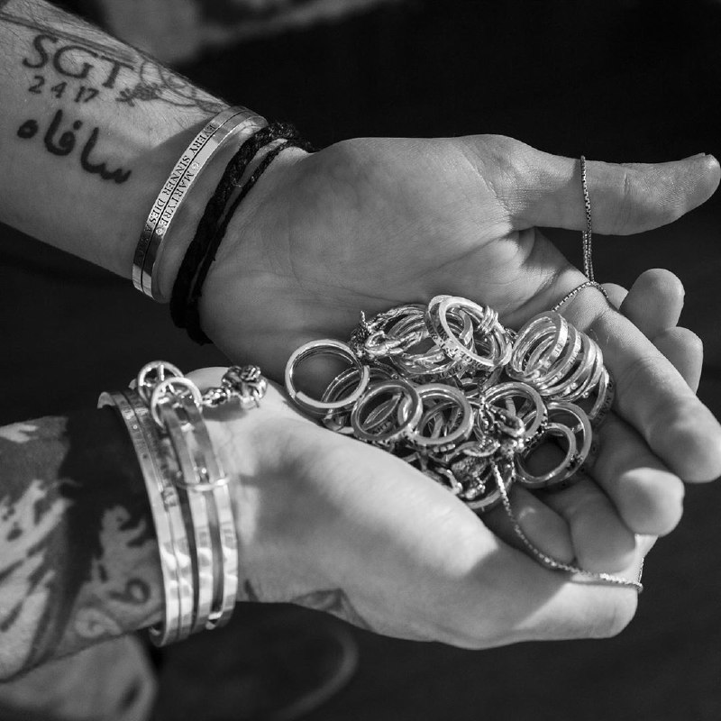 Zedd_Malik's tweet photo. WE LOVE YOU ZAYN
RESPECT ZAYN
#ISTANDWITHZAYN
#respectzayn
#hadidIsOverParty https://t.co/RnVlC4ZBkY