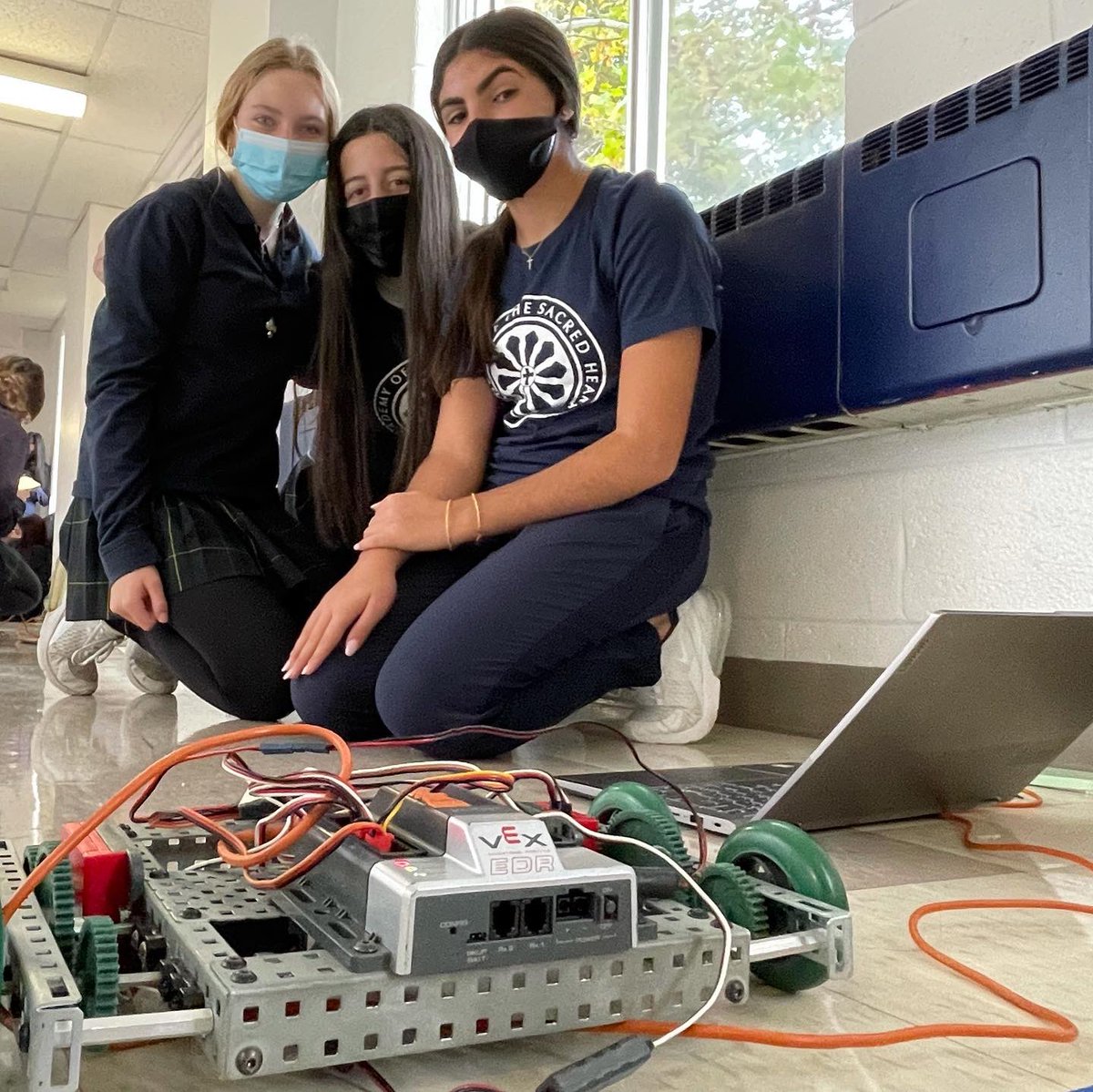 SacredHeartMI's tweet image. Sacred Heart students learn problem solving, teamwork, coding &amp;amp; more through #robotics. In the Upper School students build @vexrobotics, learn #RobotC language to interface &amp;amp; develop code. This boosts math &amp;amp; science scores, develops perseverance &amp;amp; patience. #ASHDifference. 💻 🦾