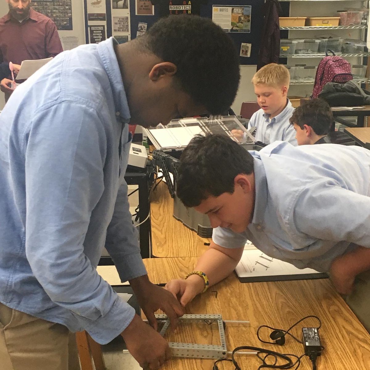 SacredHeartMI's tweet image. Sacred Heart students learn problem solving, teamwork, coding &amp;amp; more through #robotics. In the Upper School students build @vexrobotics, learn #RobotC language to interface &amp;amp; develop code. This boosts math &amp;amp; science scores, develops perseverance &amp;amp; patience. #ASHDifference. 💻 🦾