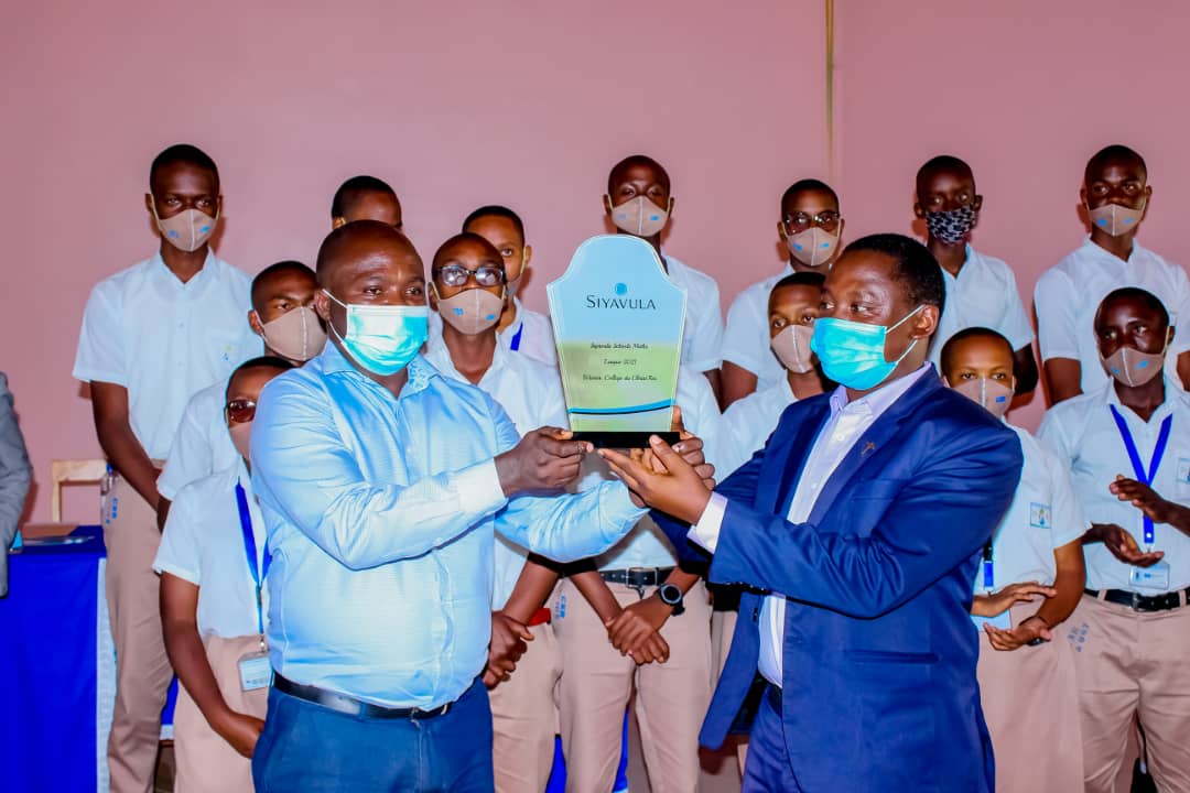 RealHabumugisha's tweet photo. "A winner is a dreamer who never gives up"College du Christ Roi Received a trophy from Siyavula schools Maths league. Thanks to @SiyavulaRwanda @Siyavula @Rwanda_Edu @REBRwanda @NESA_Rwanda @NyanzaDistrict @BasileUwimana it was a competition of Mathematics @TTP_Rwanda https://t.co/WTctyYLJfI