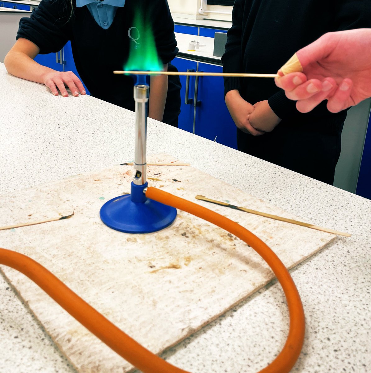 qb_sch's tweet photo. Fantastic flames in Science Club after school today. #WiderLearning https://t.co/oecRSB3MNN