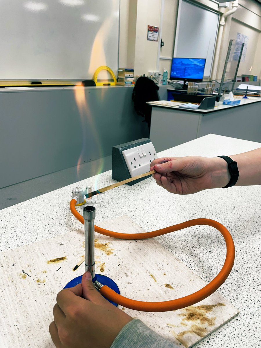 qb_sch's tweet photo. Fantastic flames in Science Club after school today. #WiderLearning https://t.co/oecRSB3MNN