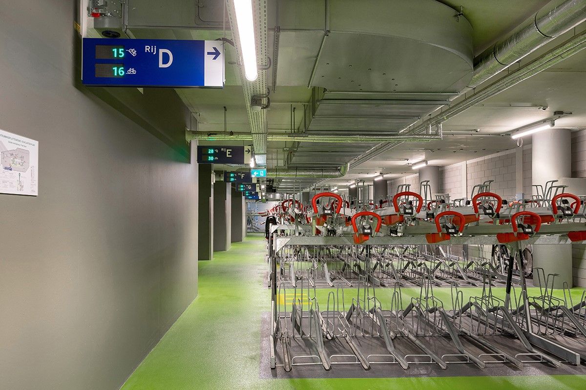 LumiGuide's tweet photo. SpoorPro features our #bicycledetectionsystem new contract with ProRail. Want to read more, check from here: https://t.co/3GDsVQj9VA

#digitalsigns #data #sustainability #smart #mobility #cycling #parkings #paris #LUMIGUIDE https://t.co/E2gxUcyWOG