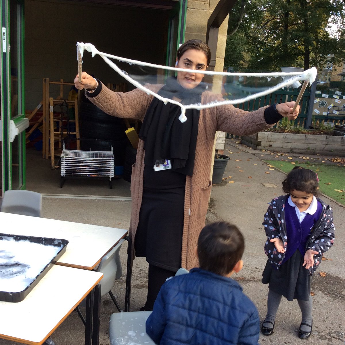 ECS_Keighley's tweet photo. This afternoon we had an fantastic turnout for our open day of our 50 things before you’re 5 launch. We had lots of fun activities set up.#50TTD , #04markmaking #24hopskipjump #08bubbles https://t.co/OfP5wu8hu2