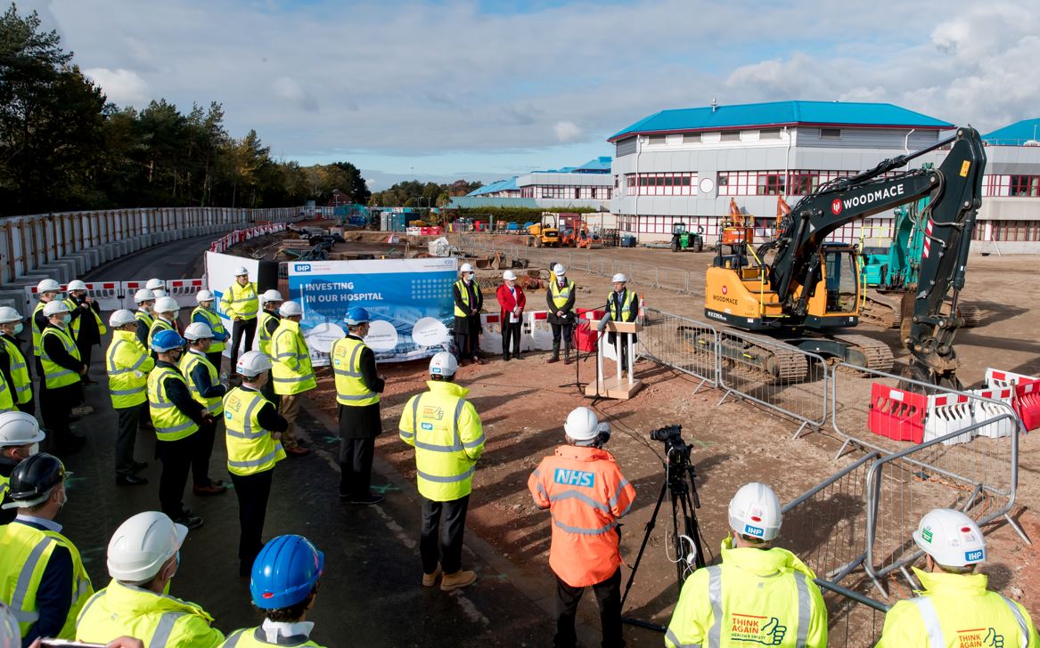 UHD_NHS's tweet photo. Yesterday we had the great pleasure of starting the construction of #BEACHbuild on our RBH site. It really was a 'ground breaking' day in many ways as you can read here: https://t.co/Brgcvbxav9
https://t.co/u0p04QXczM @WeAreMcAlpine @VCUK_Building https://t.co/ZBspziXqg7