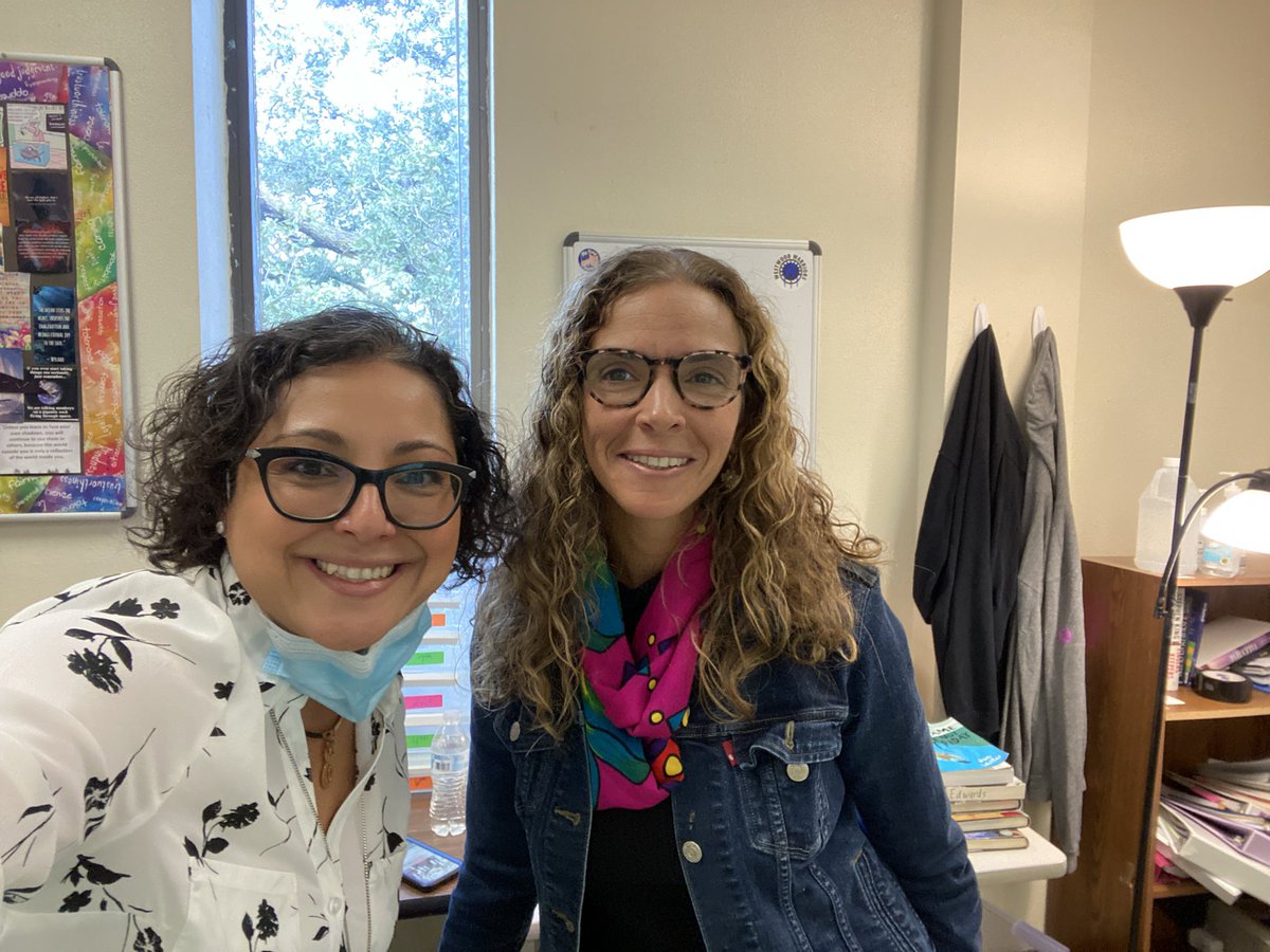 elbScience's tweet image. Aprendiendo sobre ingeniería con Anabella Acosta, VP en Ericsson. Ella es parte de nuestra comunidad en West Wood Junior High y está compartiendo sus experiencias en el area de ingeniería @RISDTnLScience @TnLAlwaysHere #WWJHEsTalks