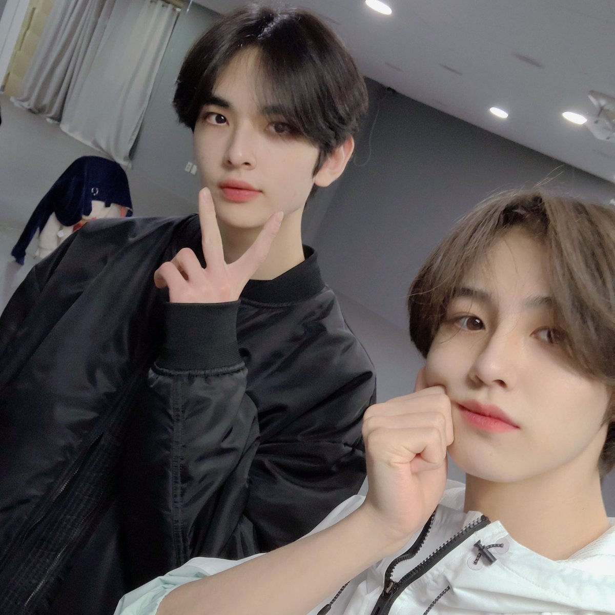 EPEX_tw's tweet photo. ⠀⠀ՙ ՙ ✦ꞌꞋ 𝗘𝗣𝗘𝗫 _# › @ ⌜ ᥱvᥱn #͉͟🎧 plᥲчlıst
Junto con Gio nos unimos al #HarleyStream y ambos quedamos enamorados de esta increíble canción, por eso somos #Team_AndJuly. https://t.co/MR35ZL9SiY