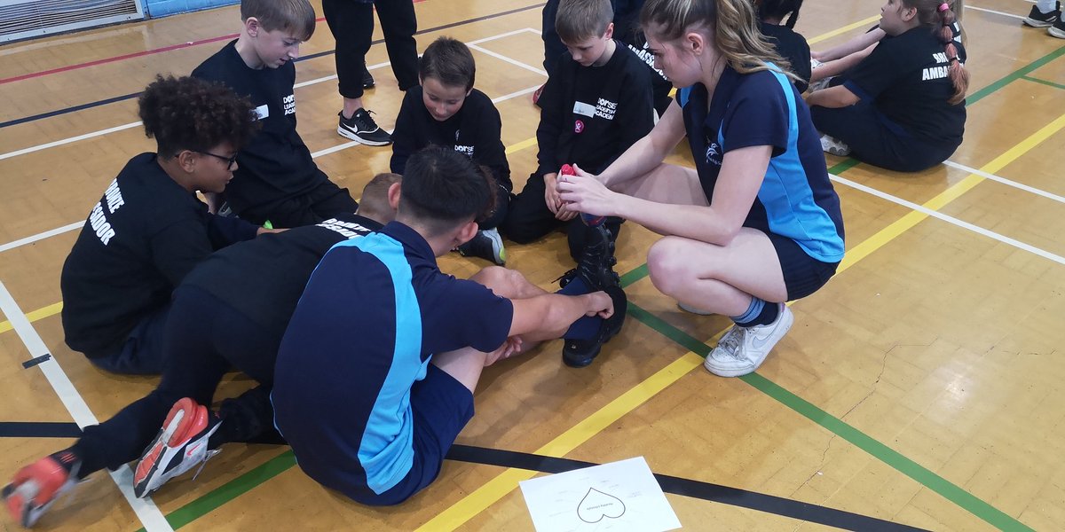 MrCox_PE's tweet photo. Poole Primary Leadership Academy @poole_high brilliant day for all the leaders and Bronze Ambassadors #educationwithcharacter #leadyourgeneration thanks to Mrs Wilkins and the brilliant leaders @poolehighsport #PHSpassion https://t.co/zjYNAs5QCW