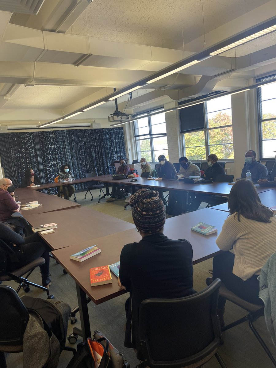 brittlepaper's tweet photo. At a small intimate event hosted by @uwmadisonafrica where Yaa Gyasi is engaging with graduate students. #gobigread https://t.co/pxqAwrs4sA