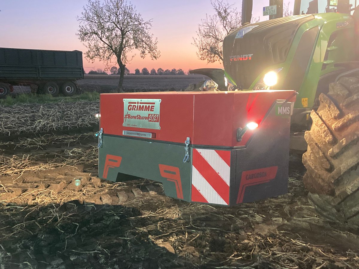 GRIMMEGroup's tweet photo. #RowShow2021
Another successful week of our #RowShow is over. Most of the potatoes have already been harvested and the sugar beet harvest is currently in full swing.
#GRIMME #GRIMMEGroup #REXOR #EVO https://t.co/jTki5Tck4C