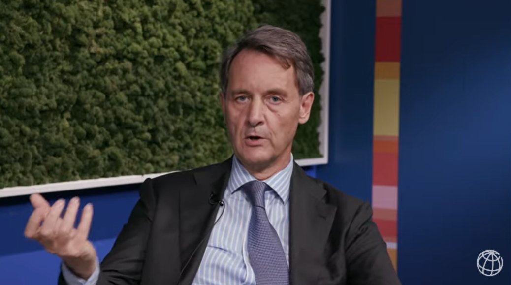 IFC_org's tweet photo. "It’s not only about offering instruments to investors, but it’s also about developing the pipeline of bankable projects. This is one of the bottlenecks that we see for the growth of the sustainable finance market, especially in emerging markets." ~ @deseglise @HSBC #COP26 https://t.co/1ADWwWaZ4S