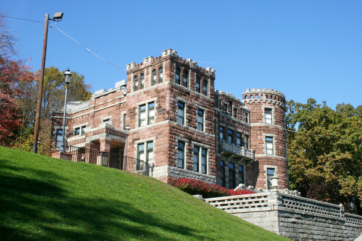 johnleesandiego's tweet image. Lambert Castle, Paterson NJ #ExposeNJ