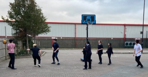gatwickschool's tweet photo. Our Year 10/11s took their own initiative to set up an practice last night! Amazing attitude! Playing until 4:30 that’s what I call commitment! Well done! #basketball #TGs #aspire 🏀 https://t.co/3geQHHjjsK