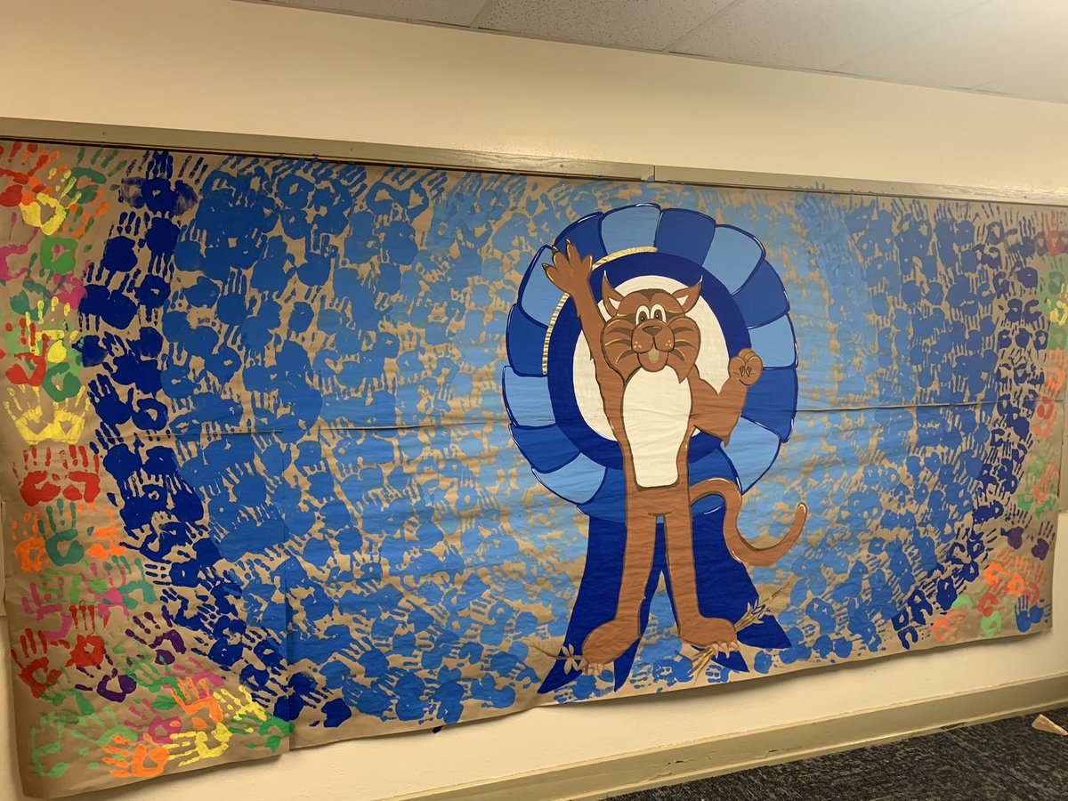 Mschroeder6's tweet photo. My ❤️ is full as I fill in as a guest principal for @MrsJamieKahn at @BraesideSch112 . Ms. Pressman’s masterpiece shows how everyone has had a hand in earning the Blue Ribbon Award and @cnrossman’s class thanks us individually for contributing to this recognition. #112Leads https://t.co/jGHkhwjH4n