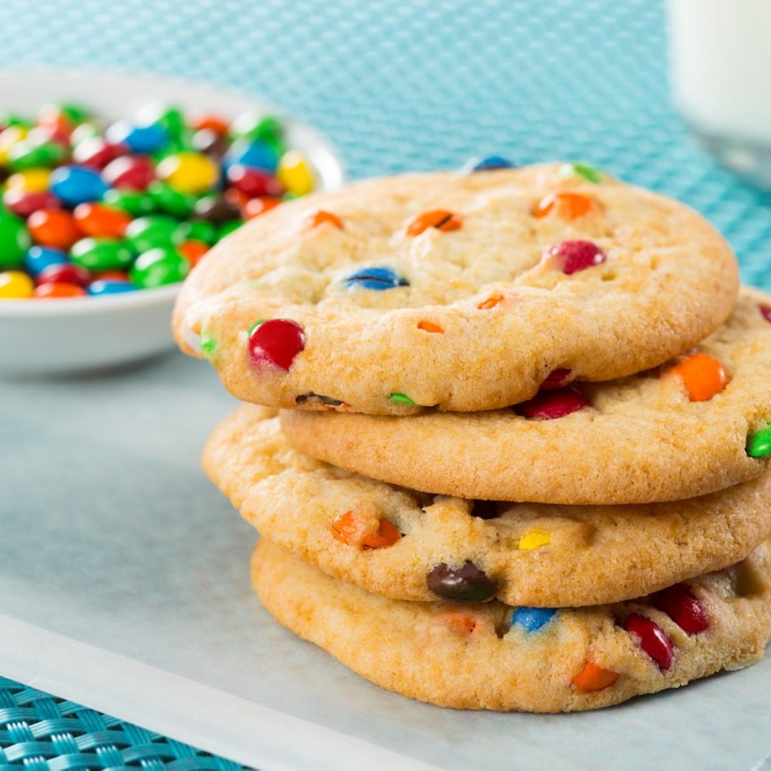 BRILLinspires's tweet photo. We have a confection to make: these cookies are delicious! 🍪🍬
#nationalcandyday
#brillinspires #beBRILLIANT #candyday #candy #sweets #chocolatecandy #chocolatecandycookies #chocolatechipcookie #candycookies #candycookie #cookie #cookies https://t.co/FviIMsSMcV