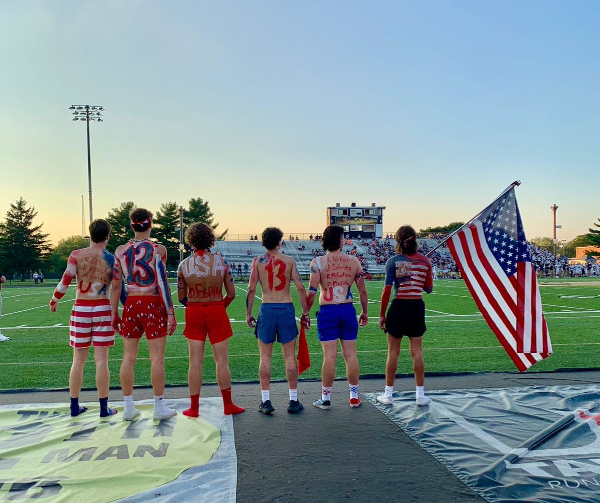 oliviahammond21's tweet photo. @BCSNsports Our spirit squad does it the best #SSOTS https://t.co/5Ft2Mc5MaK