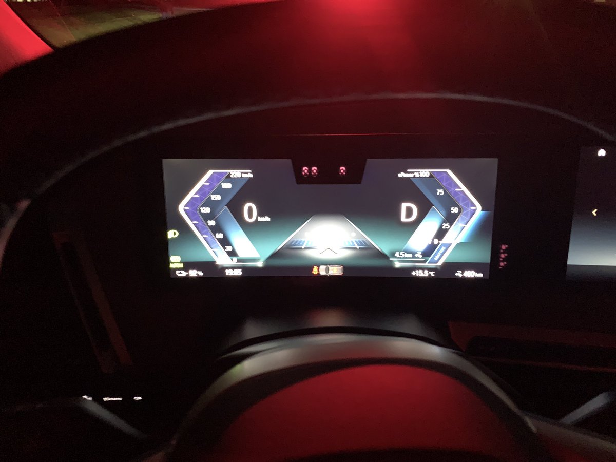 alto_octanaje1's tweet photo. El Ponce estuvo en la presentación el BMW iX en sus dos versiones: iX40 de 430 y el iX50 de 625 hp; hasta 620 kms de autonomía y un equipamiento interior de Ufff…! Júntense 1’750,000 para tener esta maravilla…!! @BMWMex @zolveing @benja220596 @elponce66 #bmwix #bmwix50 #bmwix40 https://t.co/wl6ogMPCIu