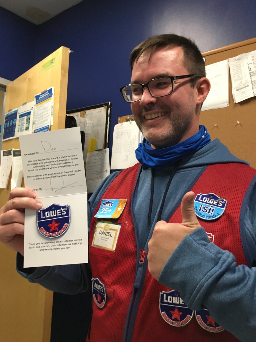 1889Lowes's tweet photo. Dan getting a badge for doing awesome pro sales. Way to go dan. Great team player. Let’s go 1889 best store in the land https://t.co/CWxcvlgIyV