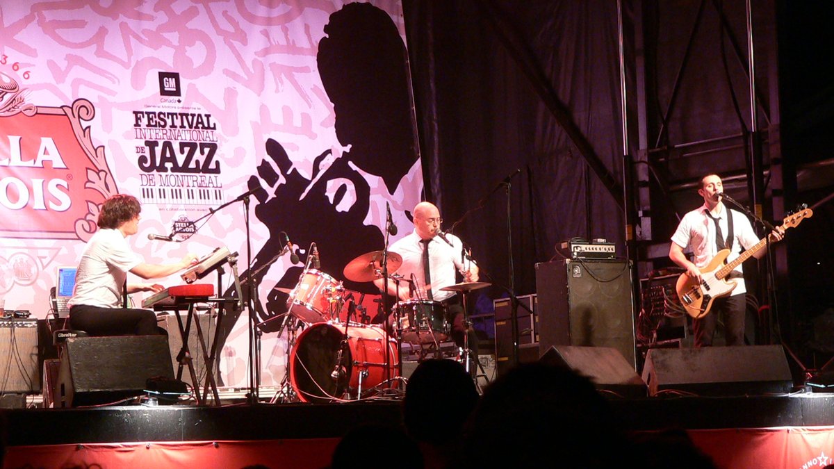slamminmusic's tweet photo. #ThrowbackThursday to the time @tortured_soul played at the @MtlJazzFestival! This was their first time playing in front of such a large crowd!

Listen to their 20th Anniversary Album now 👉👉👉 https://t.co/bYc19B4OQE

#fijm #HouseMusic
@slamminespanol @slammin29 https://t.co/ByyRM5OEBw