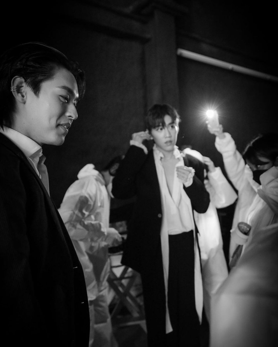 jscayaw's tweet photo. I will always support you to achieve what you wanted, also writing my own success then in hands we walk together down the flower path to our future🍀

Photo Cr: (Weibo) 
Caption :  Jsca
#bkpp  #tehohaew #itoldthesunsetaboutyou  #IPromisedYouTheMoon  #bkpptheseries  #acaptionaday https://t.co/ch25dVp80b