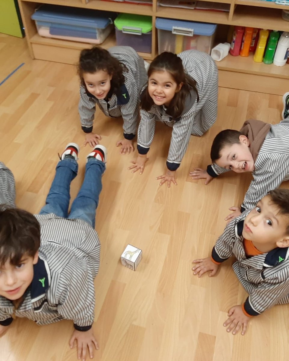epiasabadell's tweet photo. BONS MOMENTS!
Aquesta setmana hem jugat amb un dòmino amb les peces gegants i amb daus d’animals (l’animal que ens surt l’hem de representar). Compartim bons moments tot jugant!
#TEMPSMIGDIAPIASABADELL https://t.co/j13CCkyPNp