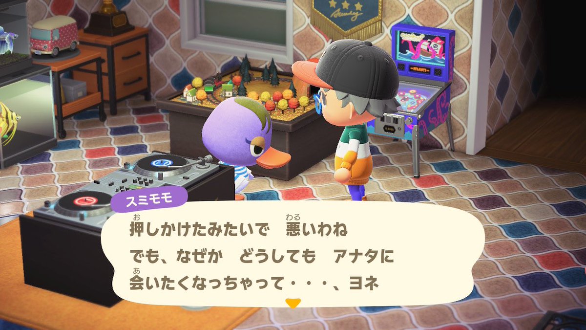 PasmoCrossing's tweet photo. 早速スミモモが遊びにきてくれて、人んちでくつろぐし、それを近くで撮れるし、一緒にゲームしたりして、最高です！ https://t.co/ZWwaEWNeS2