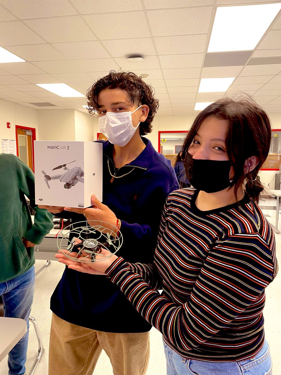 DVISD_EdTech's tweet photo. We are #DVProud of our @DVISD_DVHS #DVISD_Robotics students. Getting ready for the @BESTRobotics competition and providing thoughtful feedback on a district vertically aligned robotics plan. 💕🤖👩🏻🔧 @DVISD_CTE https://t.co/gDcKHwnwct