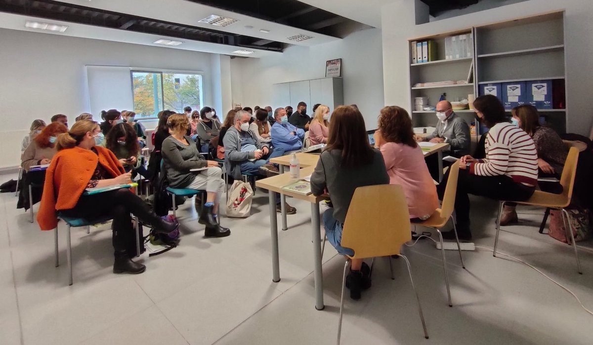 Gizatea's tweet photo. 👩‍🎓Muy contentas con la alta participación del personal técnico de #acompañamiento de las #EmpresasDeInserción en la 1ª Jornada Formativa sobre la EFE, Escala de Factores de #empleabilidad. Eskerrik asko! #Gizatea https://t.co/gImoWiUJcJ