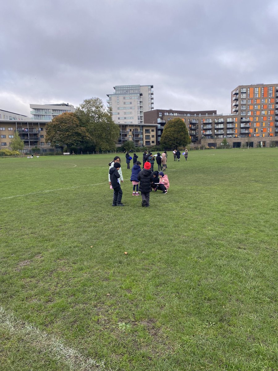 MayflowerSch's tweet photo. Bartlett Park is out blank canvas for our Celebration City. We went there to explore the area and think about the different ways we can utilise the space for our play area. #Haring #DT #AlisonBrooksArc #ArupGroup https://t.co/0Fov5UP8OS