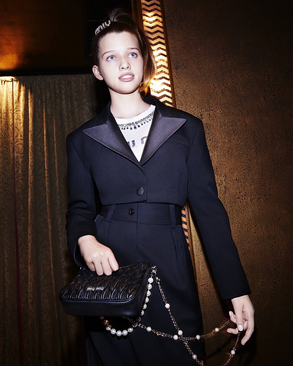 MIUMIUofficial's tweet photo. Reimagining formal wear.
The #MiuMiuNuit campaign starring #EverAnderson photographed by #MertAlas and #MacPiggott.
Discover the Miu Miu Nuit campaign at https://t.co/DreOXKS0PK.
Creative direction by @mmparisdotcom
Styling by Lotta Volkova
#MiuMiu
#MiucciaPrada https://t.co/Ui3ugR1Ha9