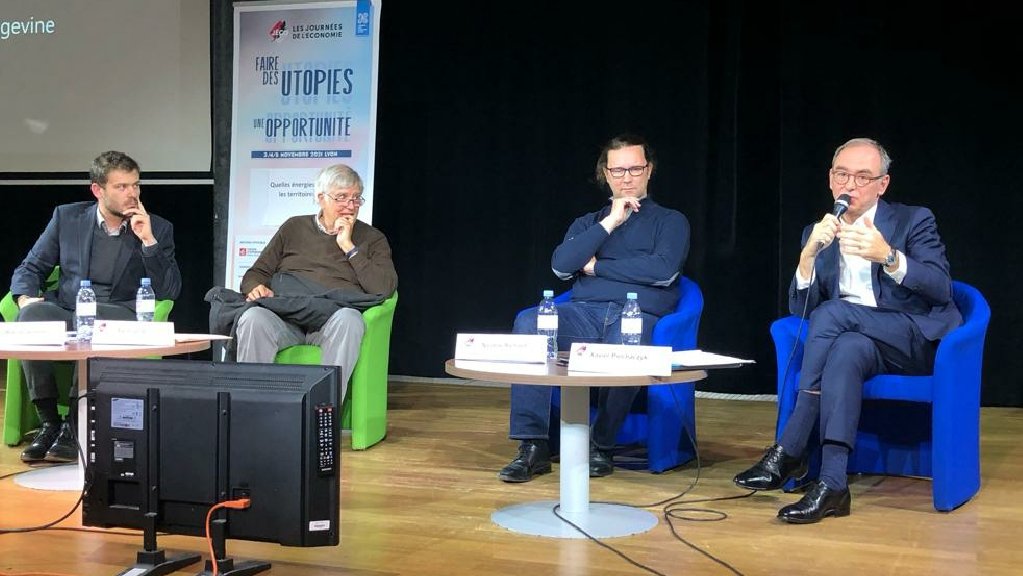 L'objectif de neutralité carbone implique une transformation de l’économie et des bouleversements dans les secteurs les plus dépendants du pétrole et du gaz d’origine fossile.
Pour y arriver, l’électricité doit devenir la première source d’énergie en 2050. #Jéco2021