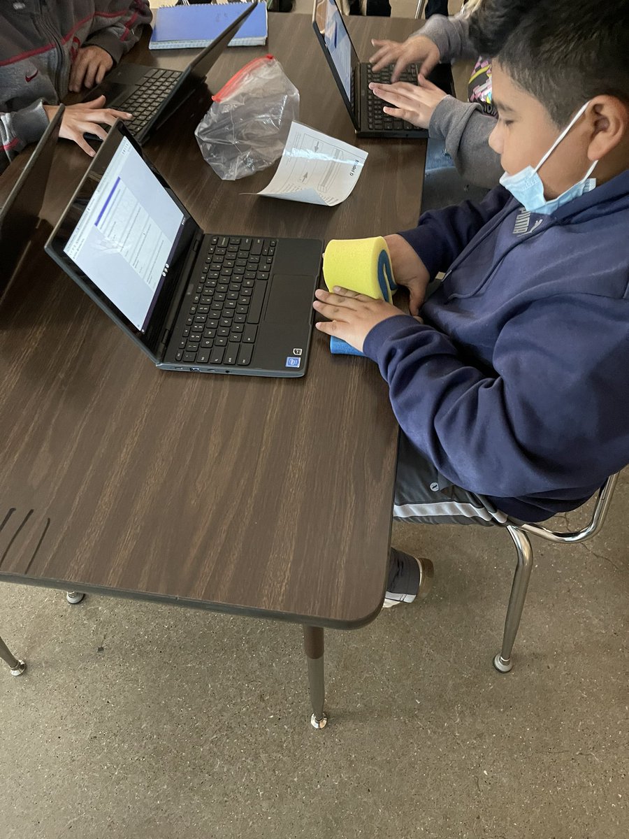 SevonEmily's tweet photo. Today students are using models to explore how the tectonic plates interact. #handsonlearning #orilakers @ORILaker https://t.co/UQONctvMJS