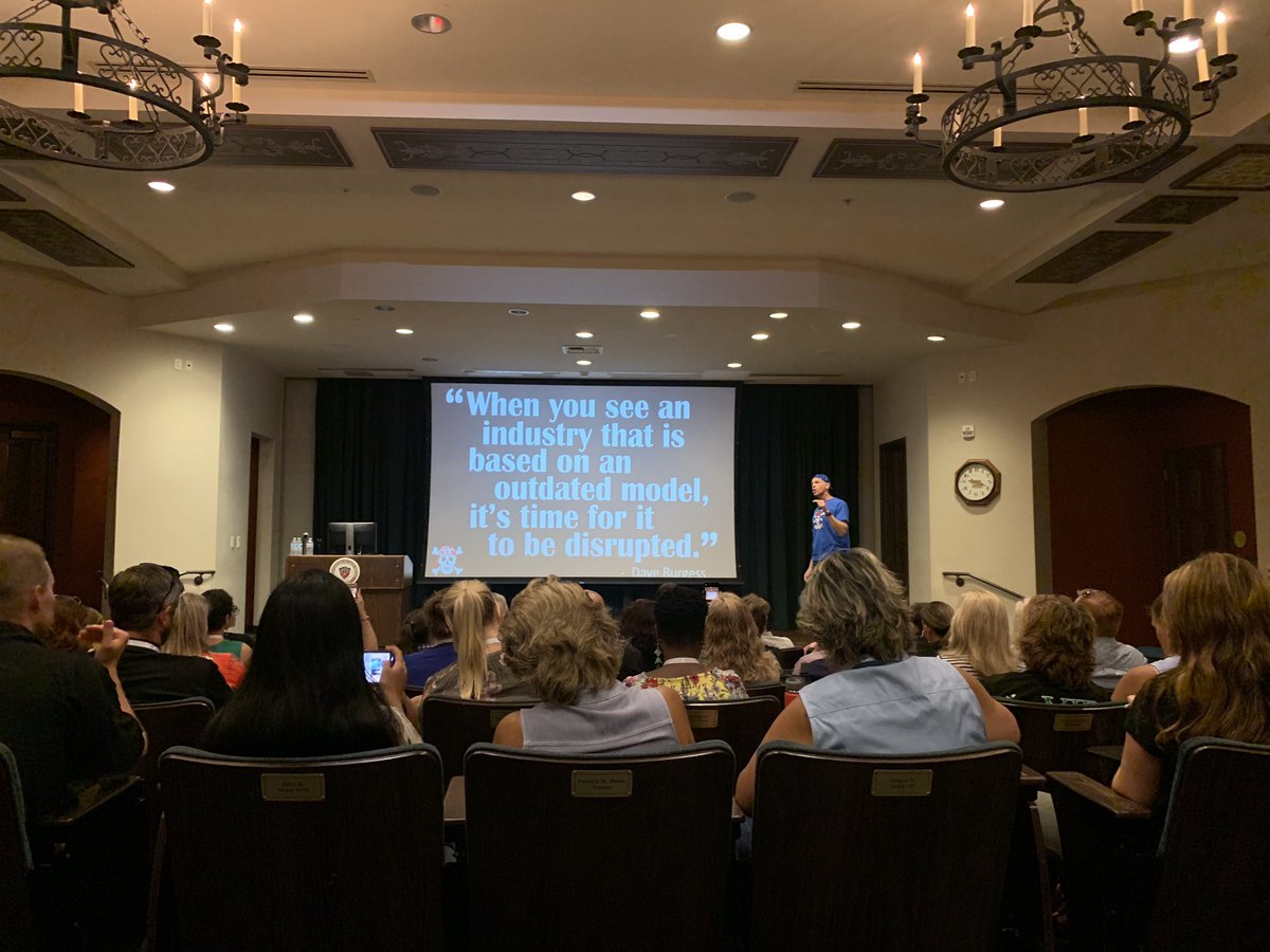 USD_JI's tweet photo. EDInnovate Live 2022! Network with leading educational innovators, get inspired by engaging keynote speakers representing leading education changemakers and researchers. Submit your proposal today! #EdInnovate https://t.co/Y3sN6vreCQ https://t.co/UZW64c6sPP