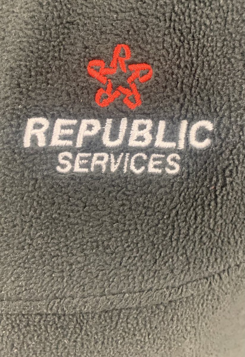 Thank you ⁦⁦<a href="/RepublicService/">Republic Services</a>⁩ for your generous contribution to our school ⁦<a href="/FrazierElement1/">Frazier Elementary</a>! It’s the U in RISE UP (UNITY builds community).  Thank you for supporting Frazier!  💙💛