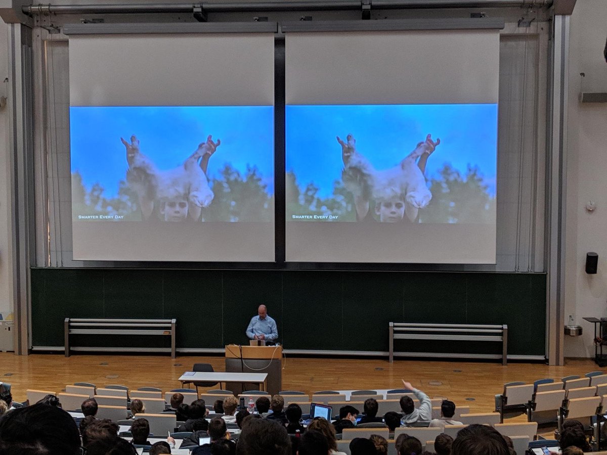 PerlsackHD's tweet photo. @smartereveryday Physics lecture https://t.co/mI9djwilPe