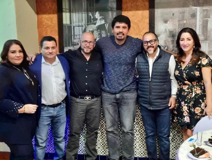 FenixUlloaVP's tweet photo. Ahh pero @joseandreshsv negaba que era tremendo golondro 😜 https://t.co/liXLVC19xQ
