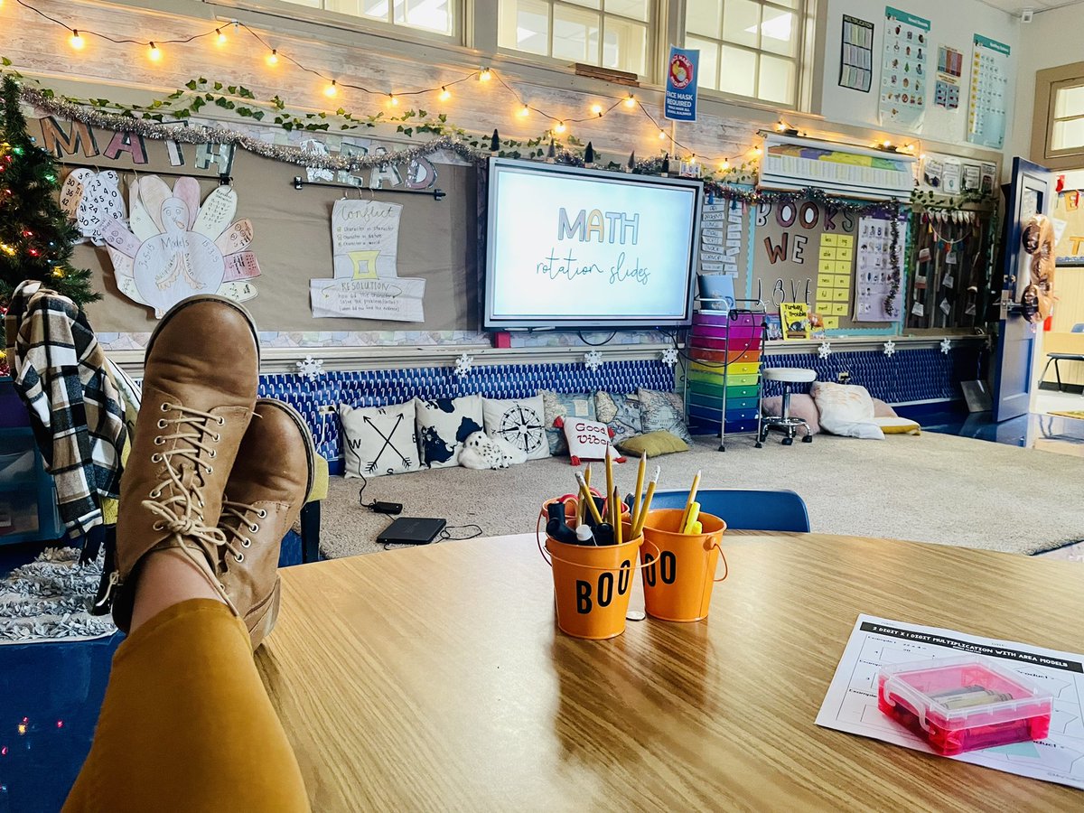 magicaleducator's tweet photo. It’s Holiday season… third grade is rocking Halloween, Thanksgiving snd Christmas all at once! https://t.co/pl5kMrgSAh